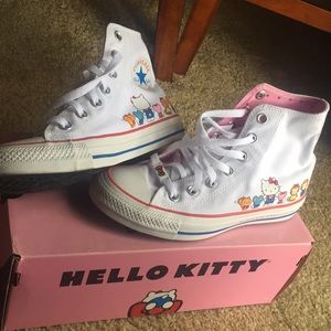 Hello Kitty Converse